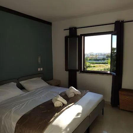 Villamor בית הארחה 3*